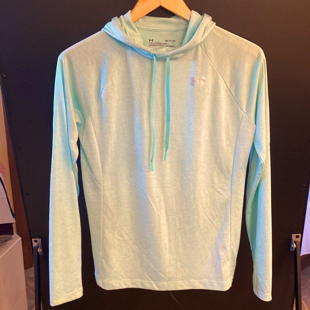 Under Armour heatgear, small, loose fit hoodie in heather green.